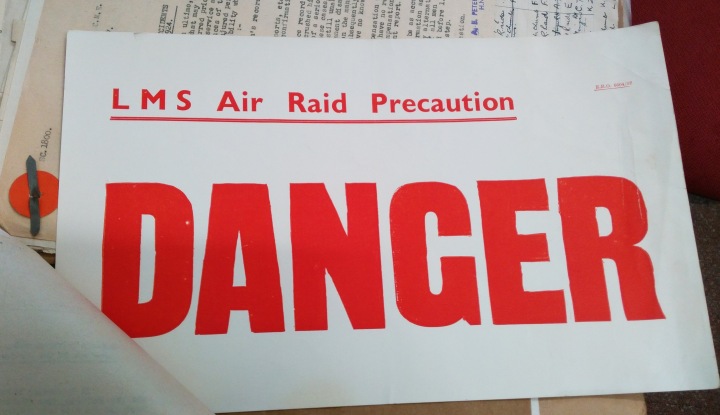 Air Raid Sign WWO120
